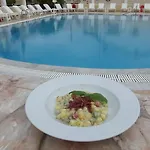 Lägenhetshotell Konstantina 4*