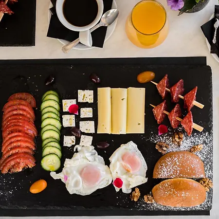 Konstantina Aparthotel Kávos