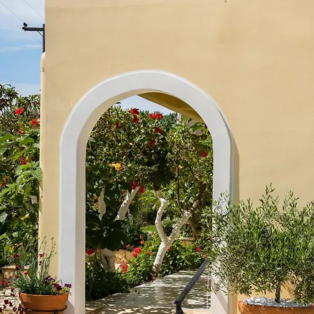 Konstantina Aparthotel Kávos