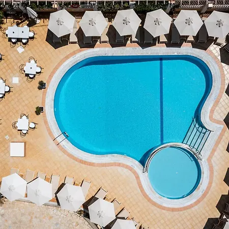 Konstantina Aparthotel Kávos