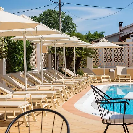 Konstantina Aparthotel