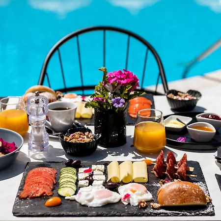 Konstantina Aparthotel 4*