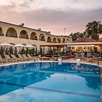 Konstantina Apart Otel 4*