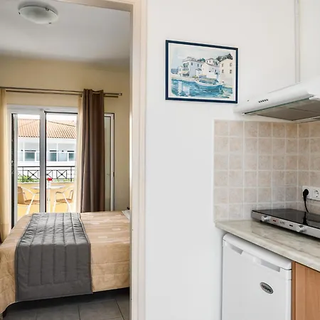 Konstantina Aparthotel 3*