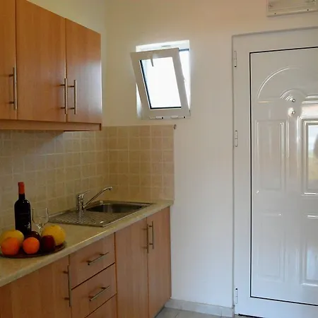 Konstantina Aparthotel 3*